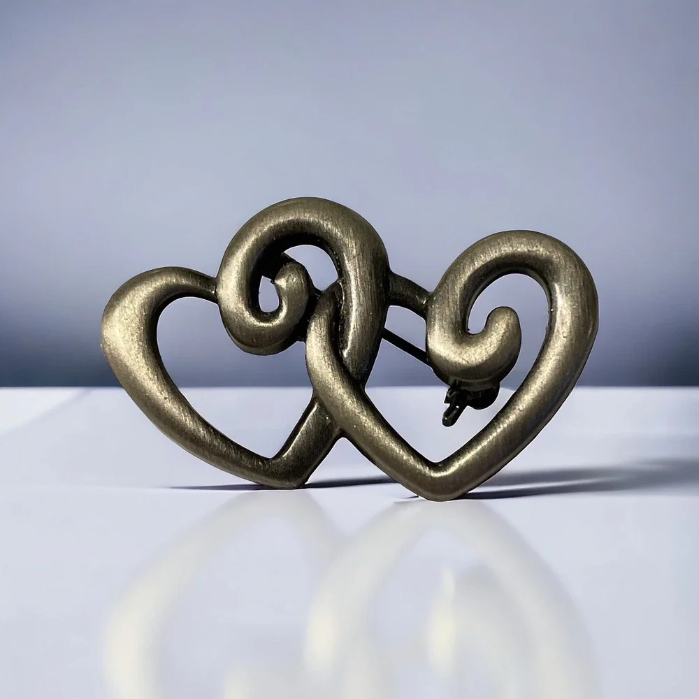Open Double‎ Heart Intertwined Brooch Pin Silver Tone Metal Love Gift Vintage